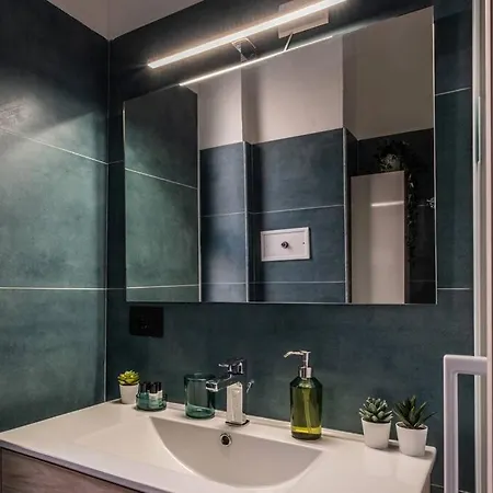Artistic House Navigli-duomo Netflix & Design * Milan